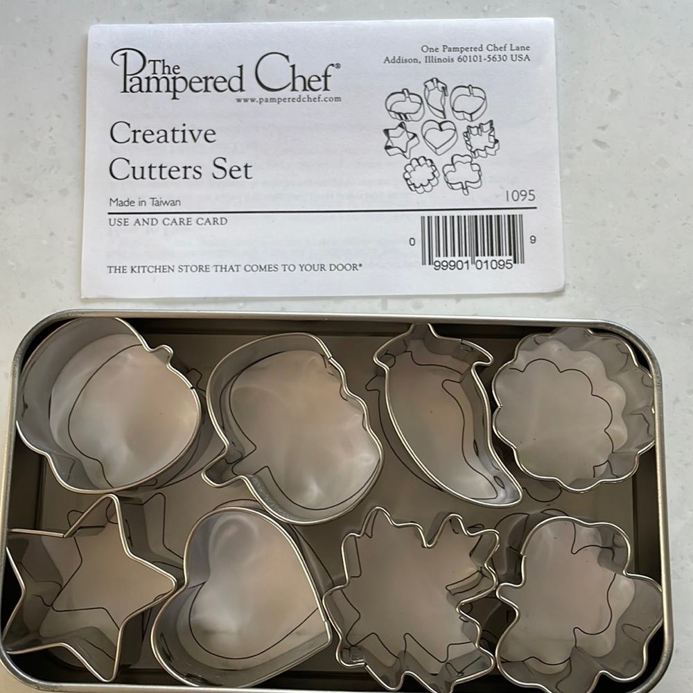 PAMPERED CHEF CREATIVE MINI COOKIE CUTTERS SET